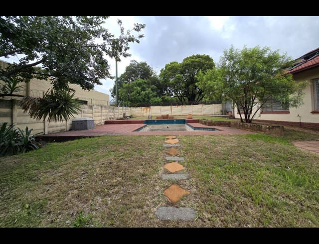 3 BEDROOM FREEHOLD FOR SALE IN RIDGEWAY